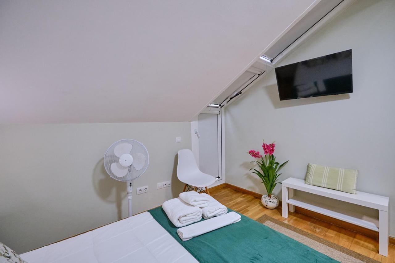 Peregrina Pension 2 O Pedrouzo Kültér fotó